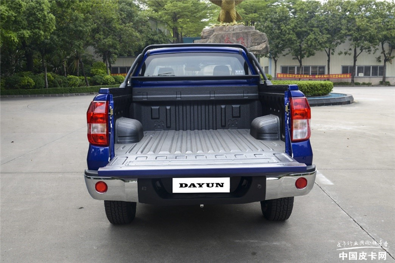 大运首款皮卡实车曝光 售9.38-12.63万元