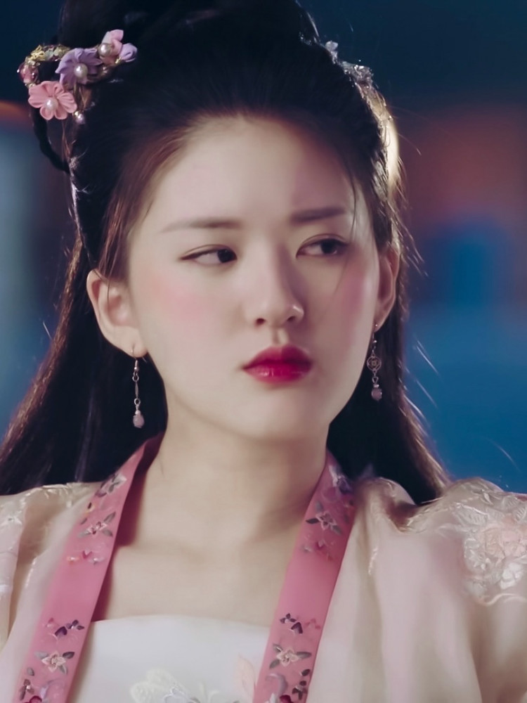 为什么赵露思没签署经纪公司,但发展也很好?_腾讯新闻