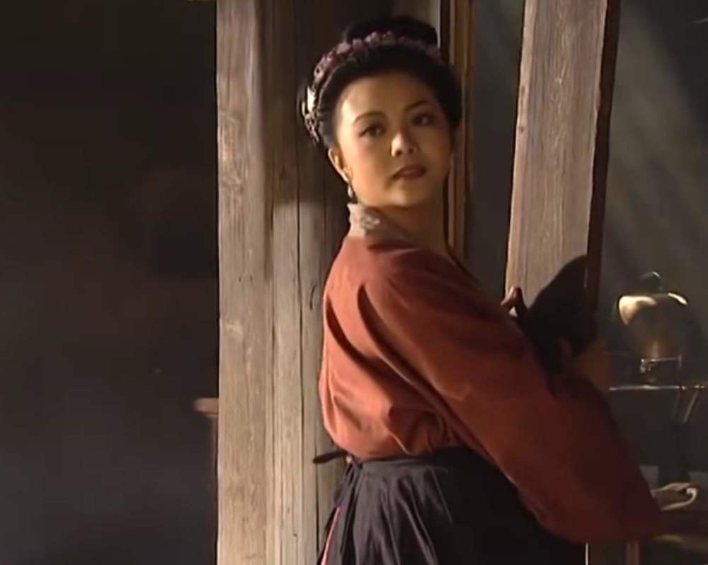 孙二娘第一位女子是武松的嫂子潘金莲.