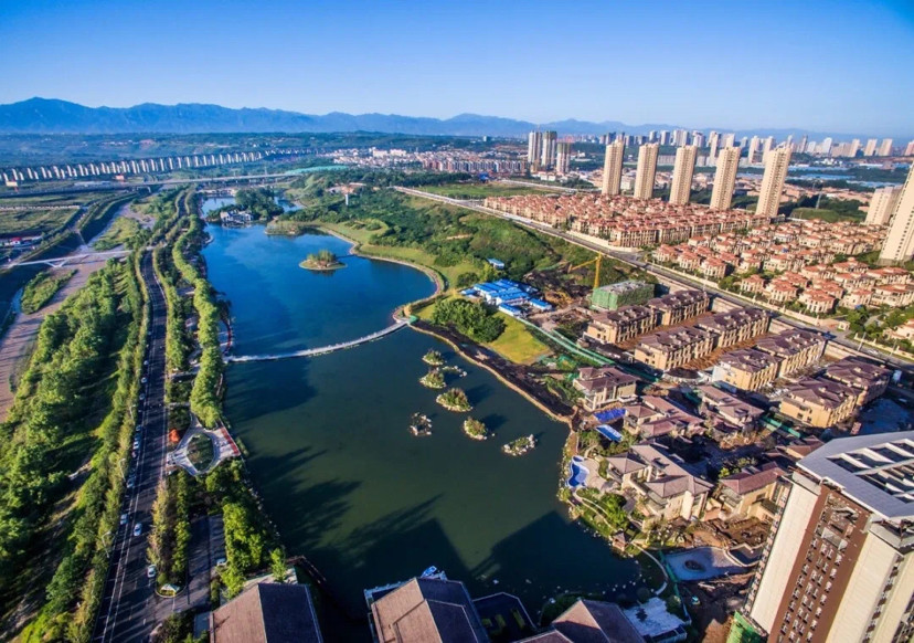 春风又绿浐河岸 雁鸣湖畔游客欢