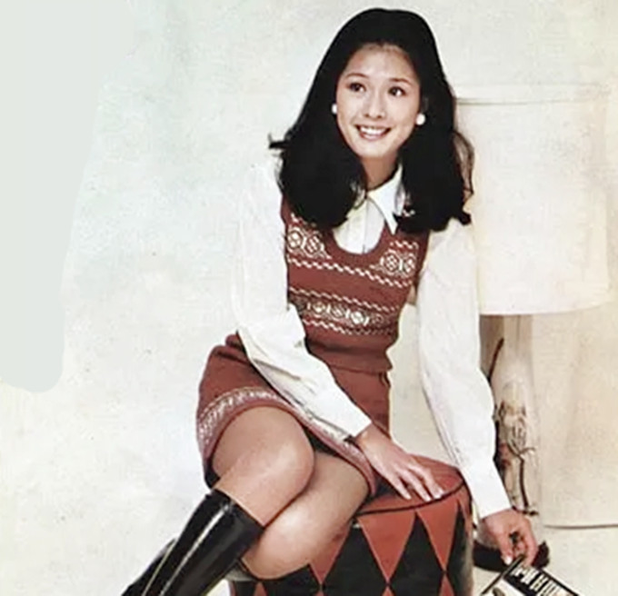 70岁黄淑仪近照身材圆润显富态多年来对汪明荃弄伤她耿耿于怀