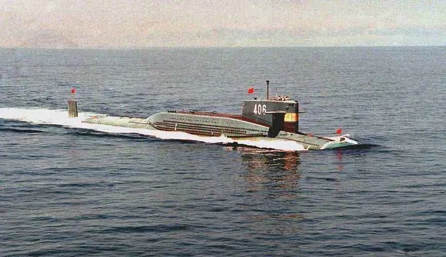 核潜艇建造事业真就断线了到了1983年,091d首艇进度已近六成,2号艇也