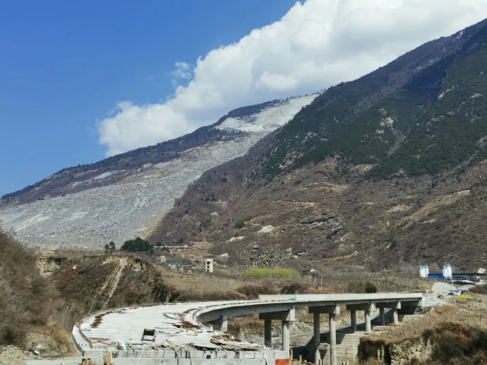 茂县富贵山隧道有序复工预计6月下旬贯通