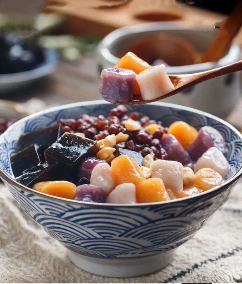 没有啥是一杯奶茶解决不了的手工制作芋圆烧仙草你可以有