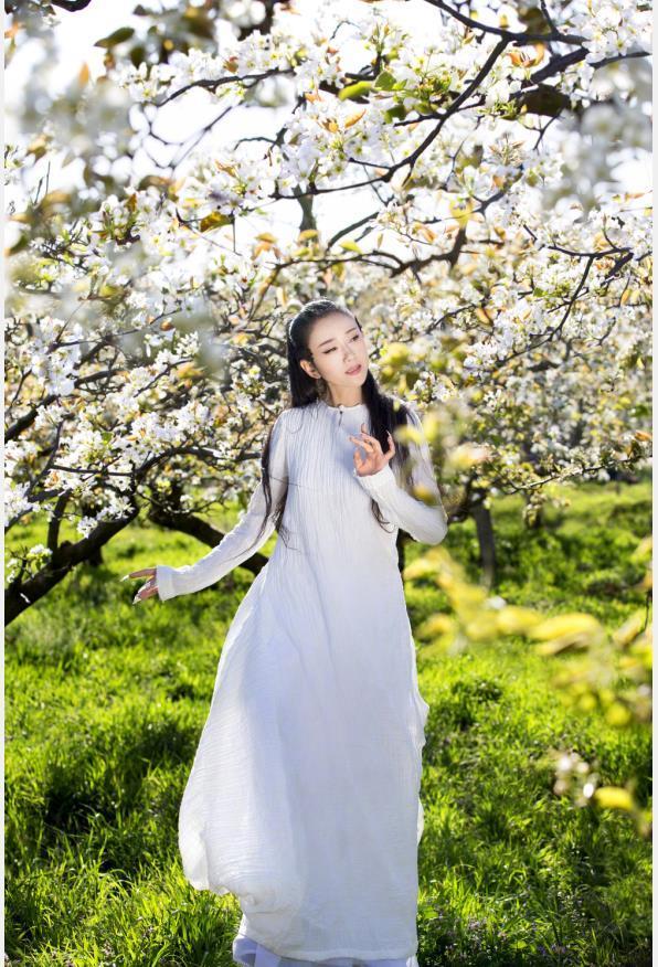 61岁杨丽萍晒出美照真实演绎逆生长般冻龄女神网友漂亮迷人