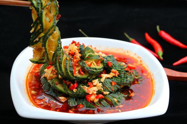 名字叫做黄瓜龙,又叫蓑衣黄瓜,听说是北方的特色菜