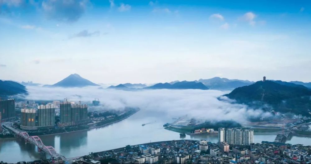 论文对西瓯国名字由来,活动区域,遗民演化等方面进行考据,并对平乐的