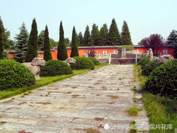 成者王侯败者寇,楚霸王项羽墓地荒草丛生,墓室内仅有头颅