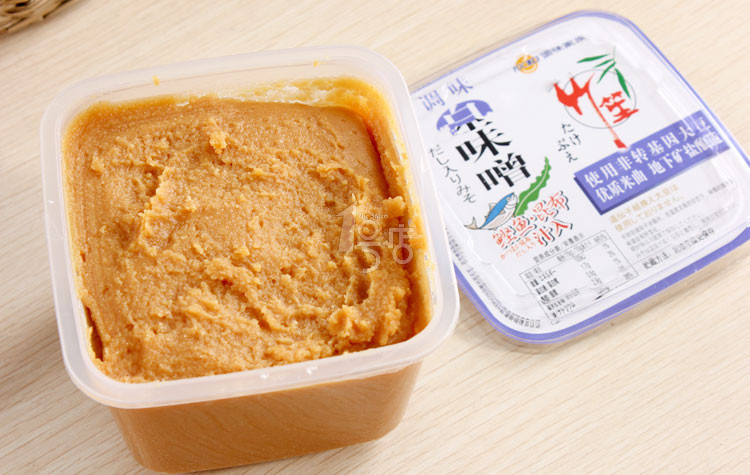 味噌(みそ)(wèi cēng),又称面豉酱,是以黄豆为主原料,加入盐及不同