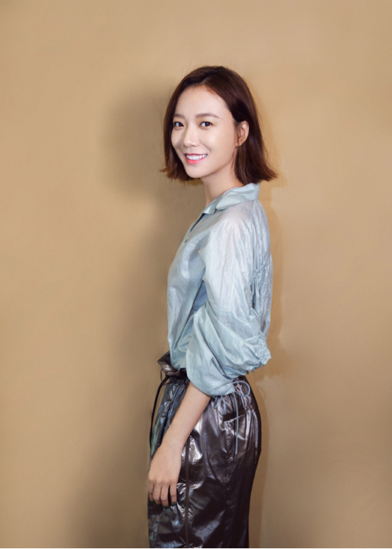 王珞丹不愧为行走的衣架这搭配可以说是随心所欲了