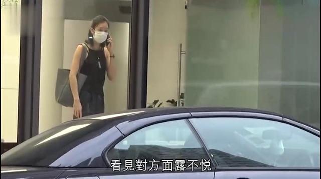 朱玲玲小儿子女友曝光 身材高挑颇似模特 二人上演甜蜜暴击好事将近 霍启山 霍启刚 朱玲玲 甜蜜暴击 霍启仁 郭晶晶