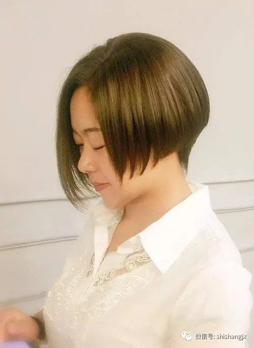 直接把后脑勺头发剃掉,低调不暗淡款的女生短发,引爆