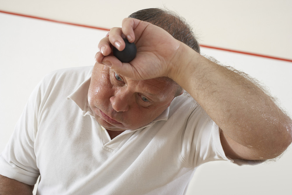 肾病|肾病与尿液有关？注意，尿液出现这6种异常说明你的肾有问题了！