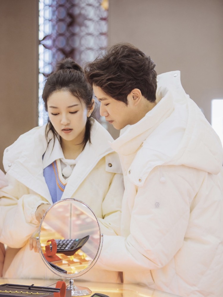 和刘泳希的认识都不是很深,两个人在《结爱》这部电视剧中有过合作,也