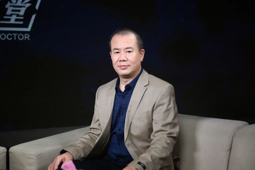 毕洪森整形外科主任医师北京大学第三医院本节目很荣幸邀请到了先轮廓