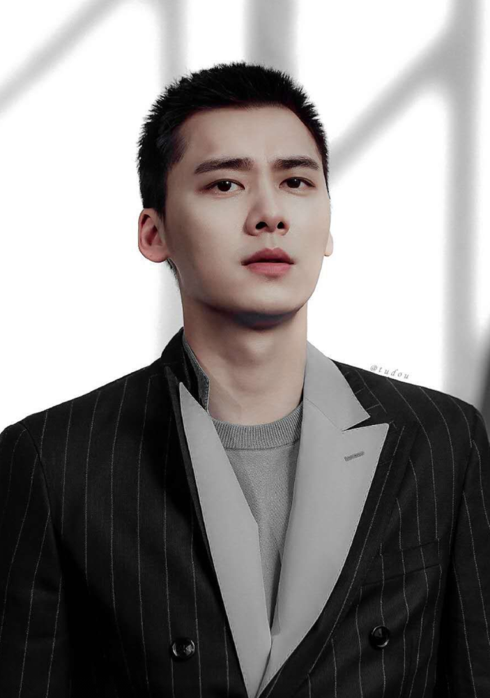 李易峰宣了奥迪a4代言,粉丝:官博亲自认证的目前为止的唯一代言人