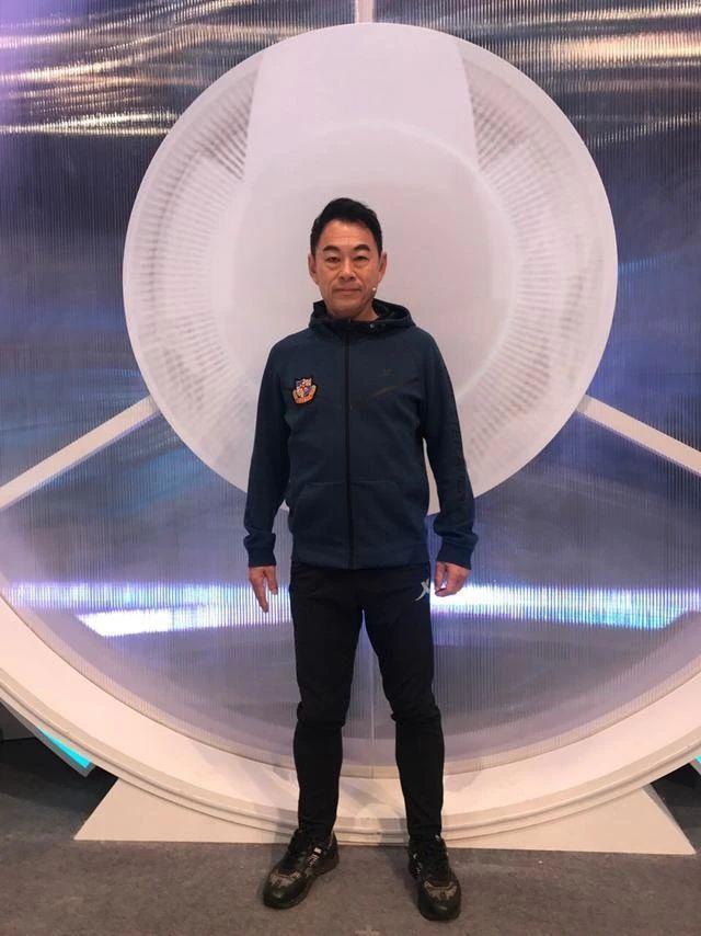 tvb演员戴志伟婚内出轨?背妻暗交小30岁女同事?疑陷入四角恋