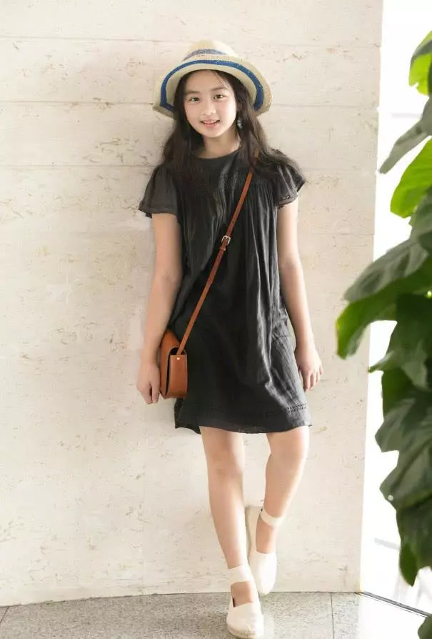 黄多多14岁开始健身运动套装尽显好身材网友直呼不愧是黄磊女儿