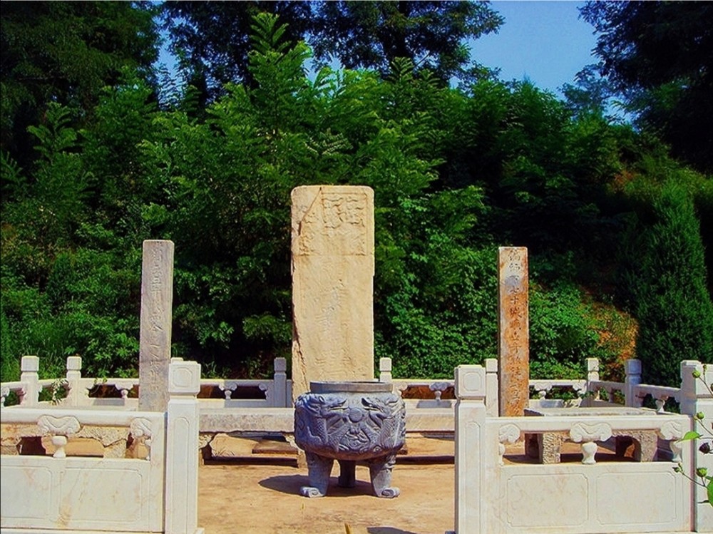 周赧王三十六年(公元前279年),燕职去世,谥号为昭,其子燕惠王即位.