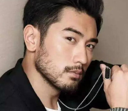 张云龙与高以翔一样有心脏病征兆?专家:耳折痕与心脏病毫无相关性