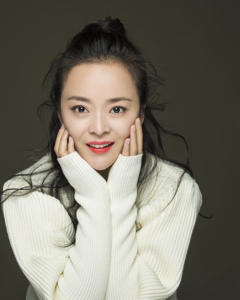 据悉,演员王嘉已经拿到多个国内外影视大奖,一心努力演戏,自由生活