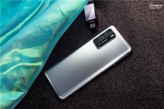 全新"神仙配色"华为p40冰霜银图赏,一看准入眼