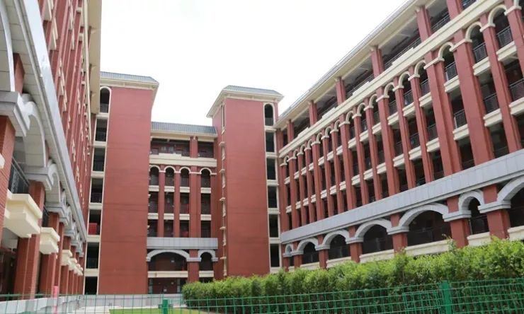 广东华侨中学创新人才培养班