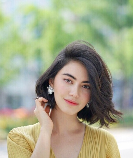 mai晒短发自拍优雅女神变冷酷小子真是高颜值任性玩造型