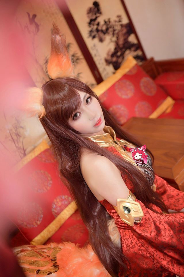 王者荣耀妲己cos,想用小姐姐的尾巴挠痒痒