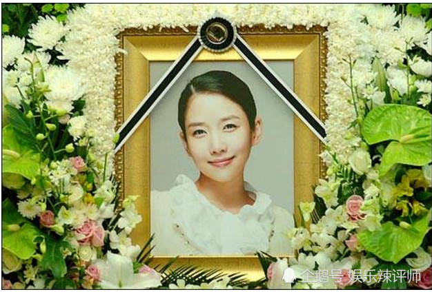 演"死人戏",直接用明星照片当遗照,难道不晦气吗?看导演怎么解释?