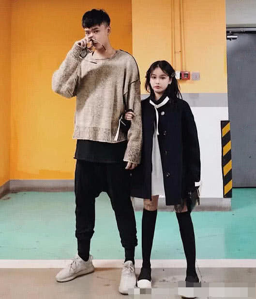 然后来节目结束之后崔晋的妈妈和当时来变形的农村女儿李勒优产生了