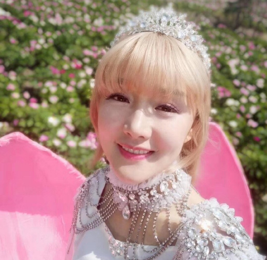 巴啦啦小魔仙:十多年后,小蓝和小月再次出演魔仙,这次小月造型真美