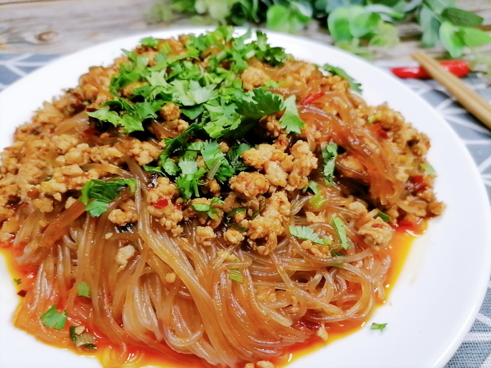 肉末粉条这样做不粘锅不成坨根根分明爽滑劲道