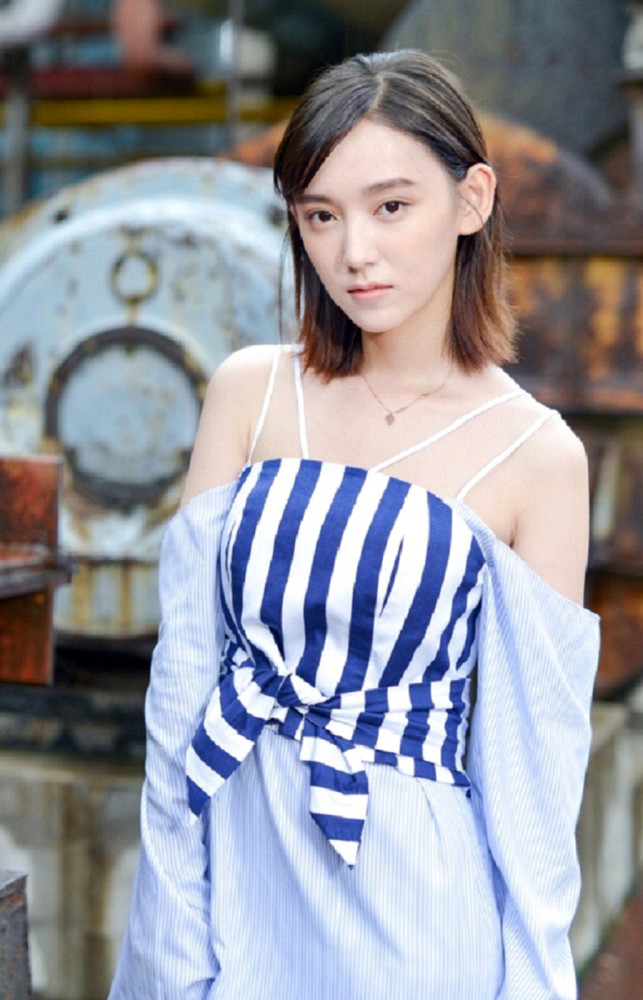 女神李沐宸第6275期气质潮流美图欣赏