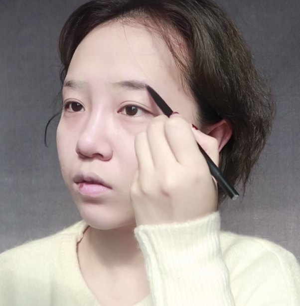 初中生画"郭老师"仿妆,起初:气质模仿不来,最后:谁让你超越的!