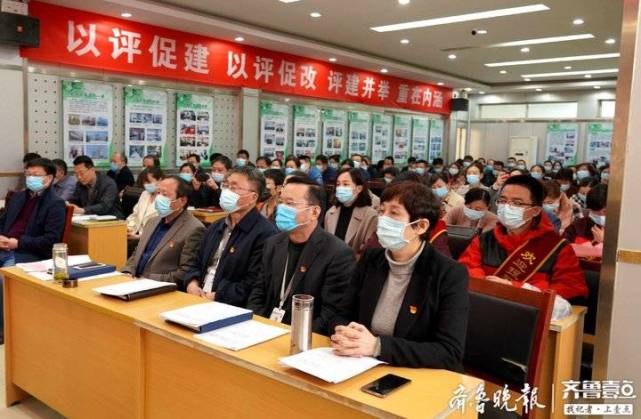 援助湖北队员孙胜,孟波,郭燕芬,王苗苗分别上台发言.