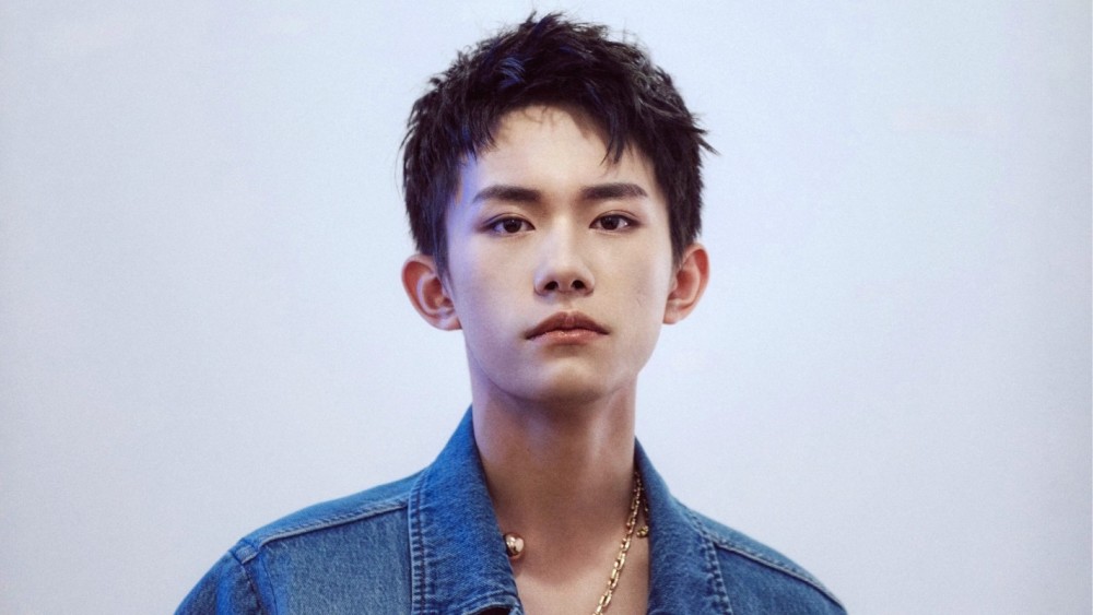 易烊千玺|易烊千玺，该考虑给你的“小可爱”发锦旗了！