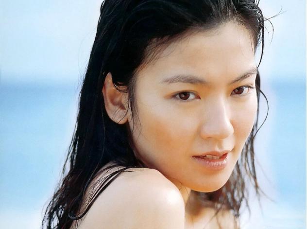 千王之王2000中的初恋嫁富豪后生俩女儿近照老得认不出