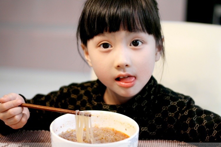 孩子张嘴"臭气熏天",牙膏牙刷不背这个"锅",大概率是积食了