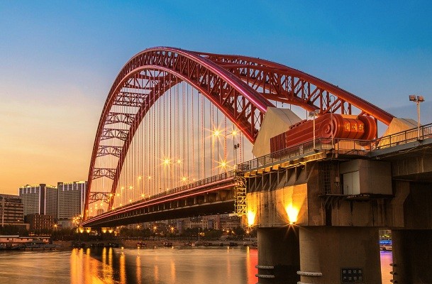 武汉颜值最高的1座桥,人送称号"彩虹桥",随便一拍就是美照