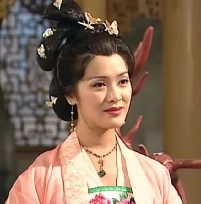 杨贵妃向海岚因疫情逗留上海大赞生活方便防疫意识强
