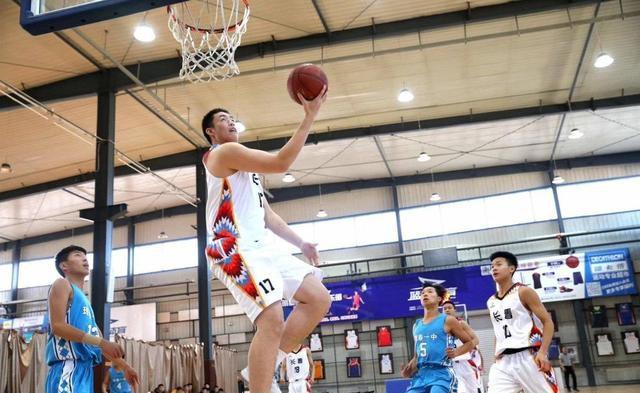 cba梯队挑战来了李宛鑫选择上大学曾砍58分18板4帽令各队眼馋