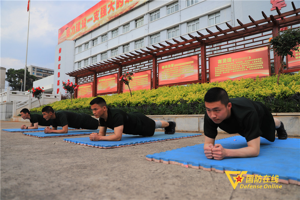 来看看兵哥哥的创意训练,一起花样练体能!