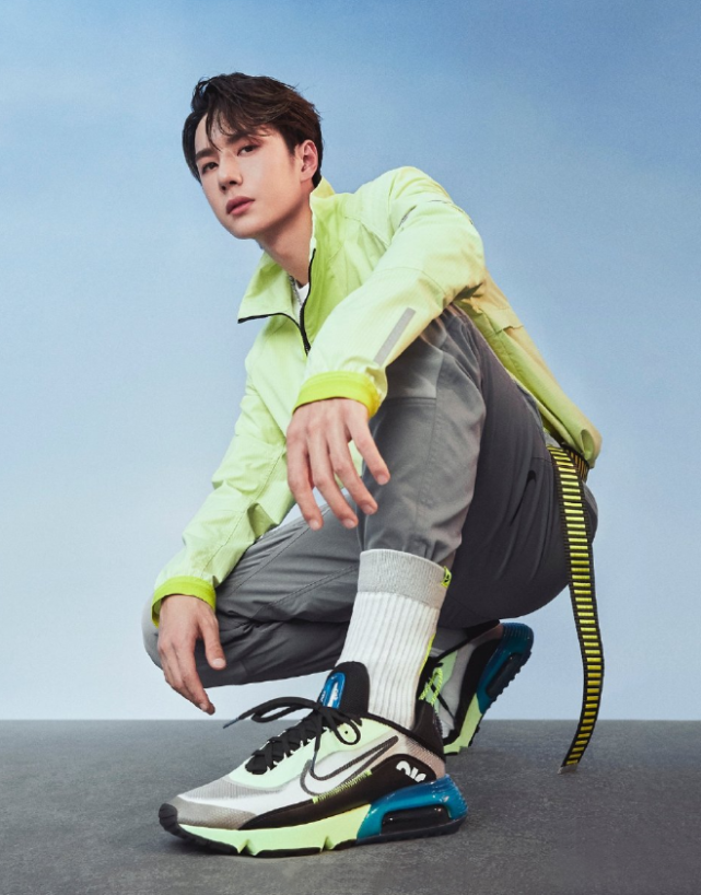 王一博带火了一款"果冻鞋",比aj还难抢,00后有钱也买不到