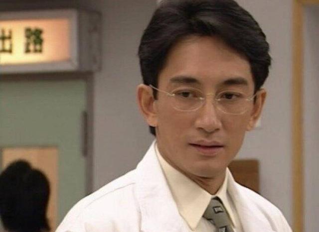 香港师奶杀手从影37年饰演角色无数多个经典角色深入人心