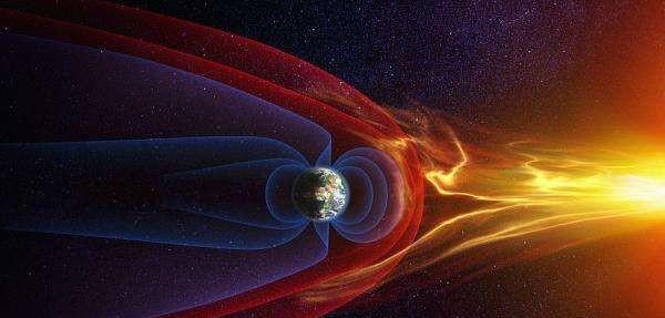 地球正在远离太阳,而最后又会撞向太阳?这是为什么?