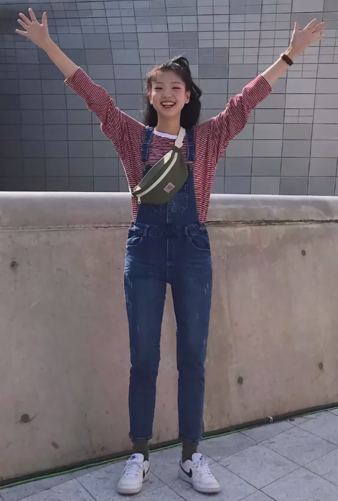 千万不要小瞧背带裤,"棠雪"全靠它成功撩汉