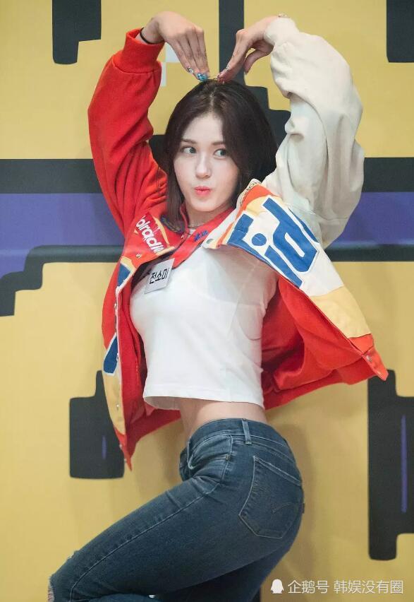 somi全昭弥ins晒全身照大秀长腿腹肌身材曲线