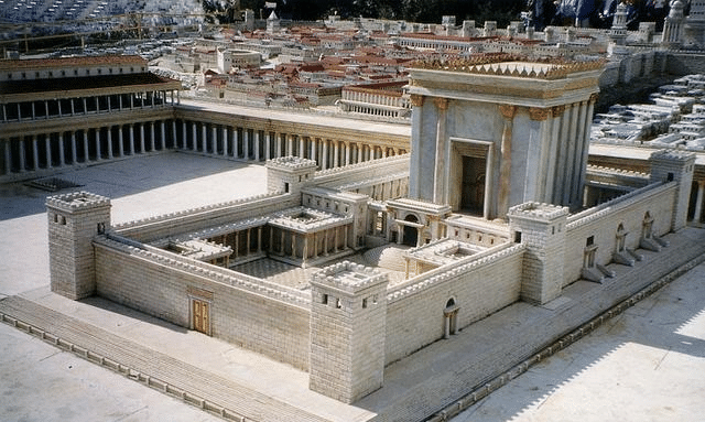 但是因为古希伯来人对耶和华的信仰越来越强,所以后来他们的宗教就