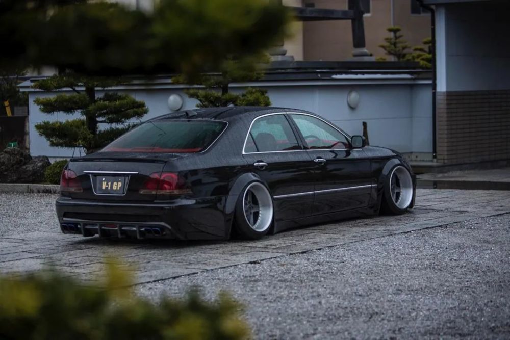 深扒日本大佬的vip座驾改装风格